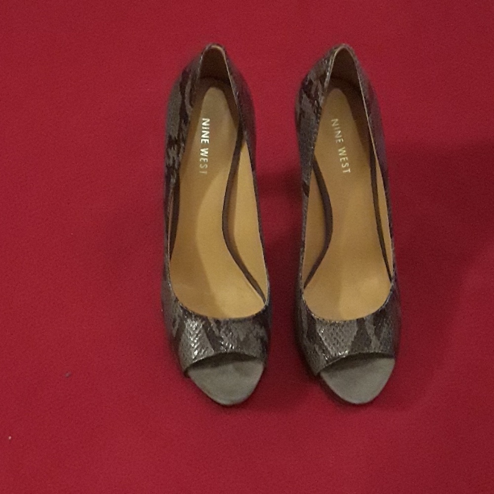 Ladies shoes